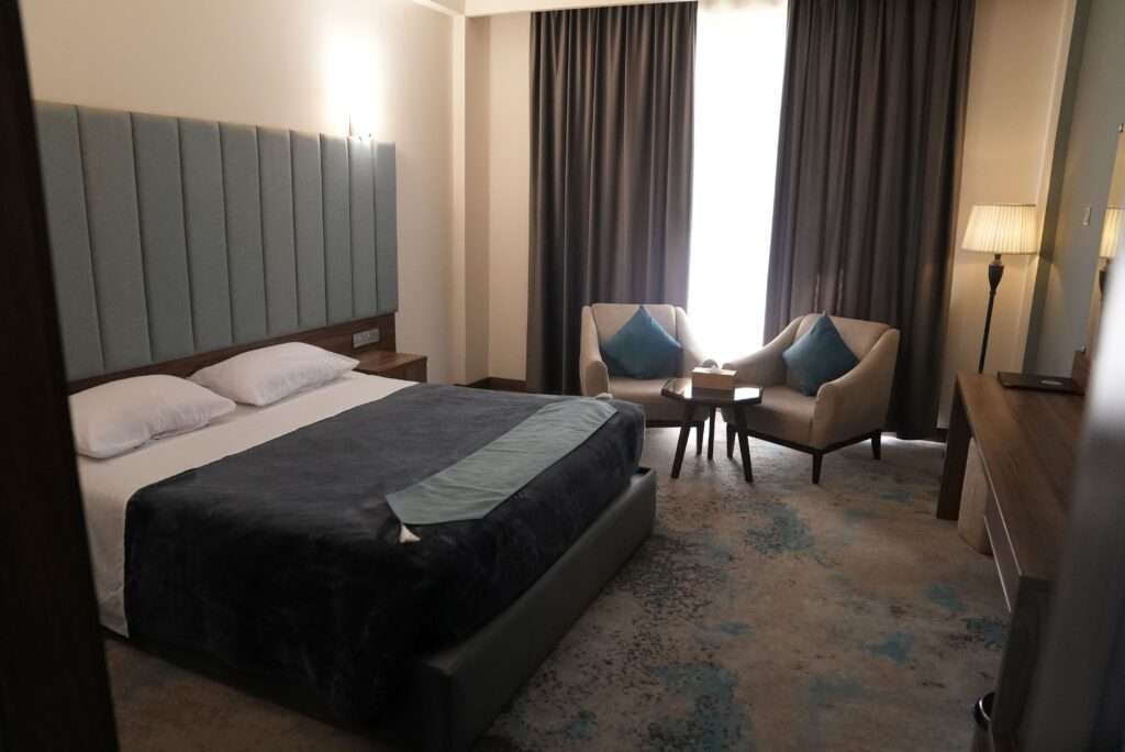 Khawarnaq Palace Hotel - Double Bed Room with Junior Lounge