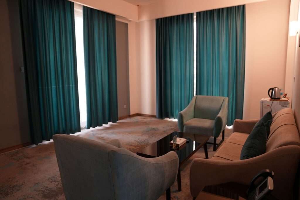 Khawarnaq Palace Hotel - Large Suite with Double Bed Room with Twin Room with One Bathroom with Four Person Session with Large Lounge